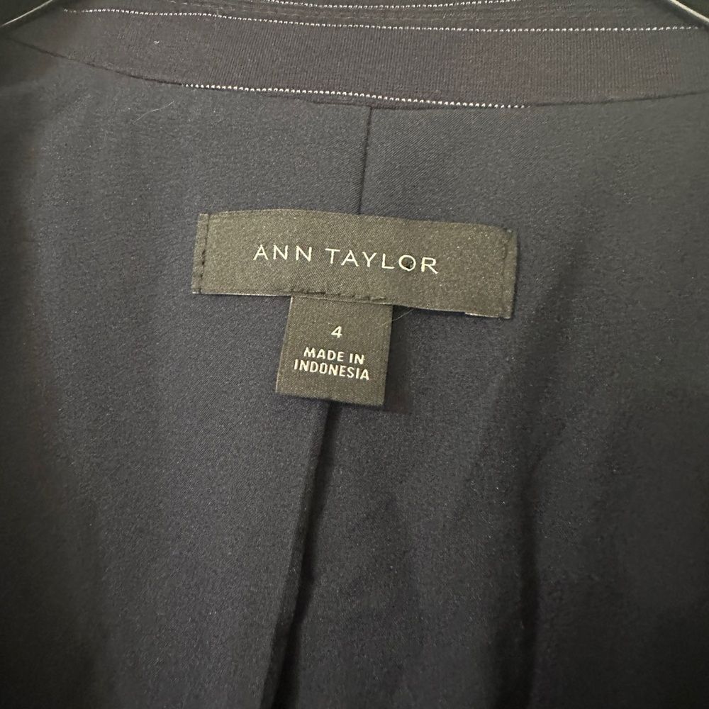Ann Taylor Navy Pinstripe Blazer Jacket | Size 4 - Picture 5 of 5